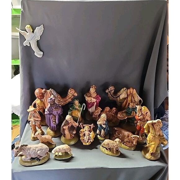 RARE Vintage Atlantic Mold Ceramic Nativity Set 19 pc Hand Painted Glaze 1974